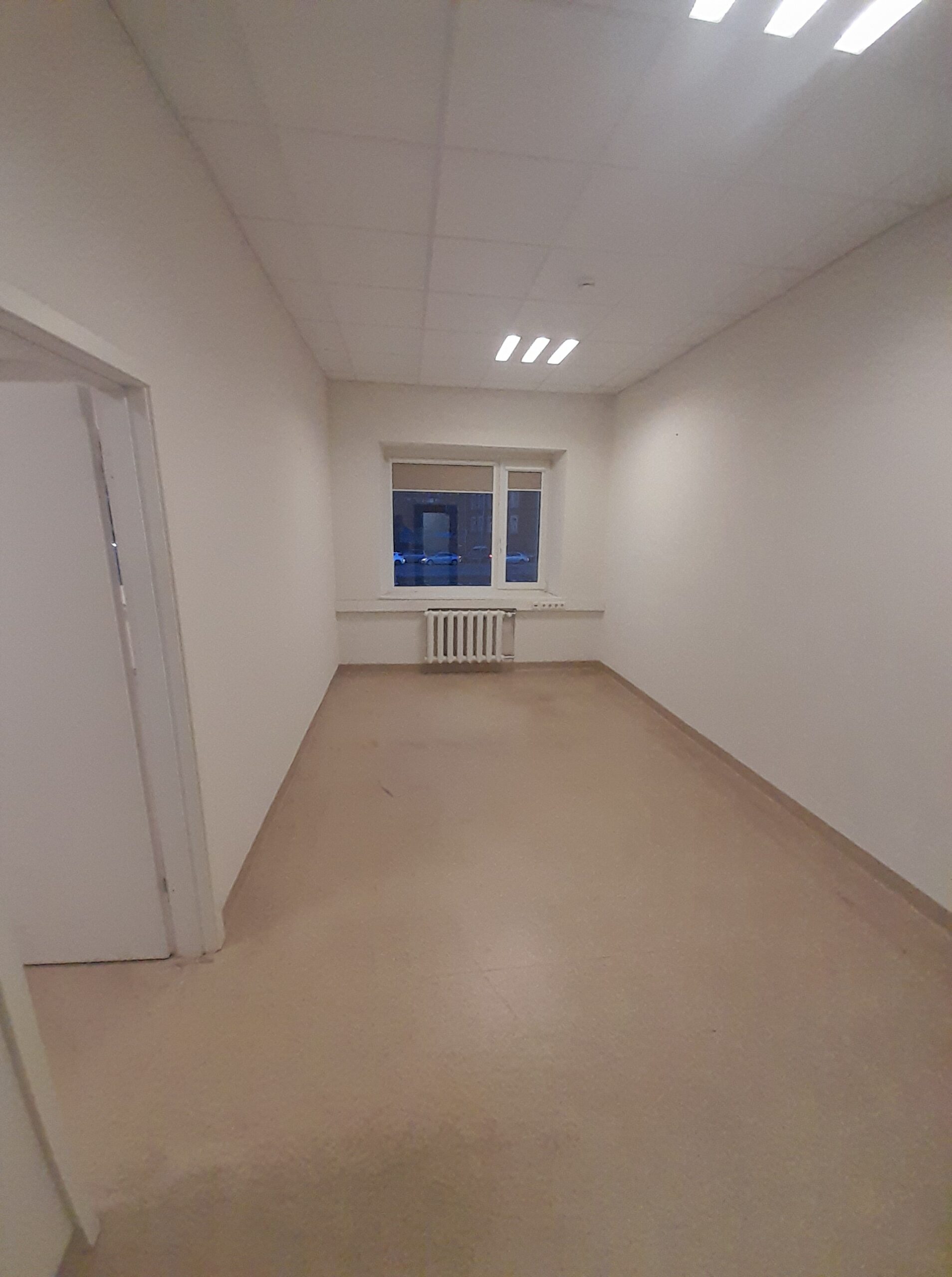 Nuomojamos 16 – 18 – 30 – 50 – 117 kv.m. Administracinės patalpos Naujoji Uosto g. Pilnai įrengtos. Į kaina viskas įskaičiuota