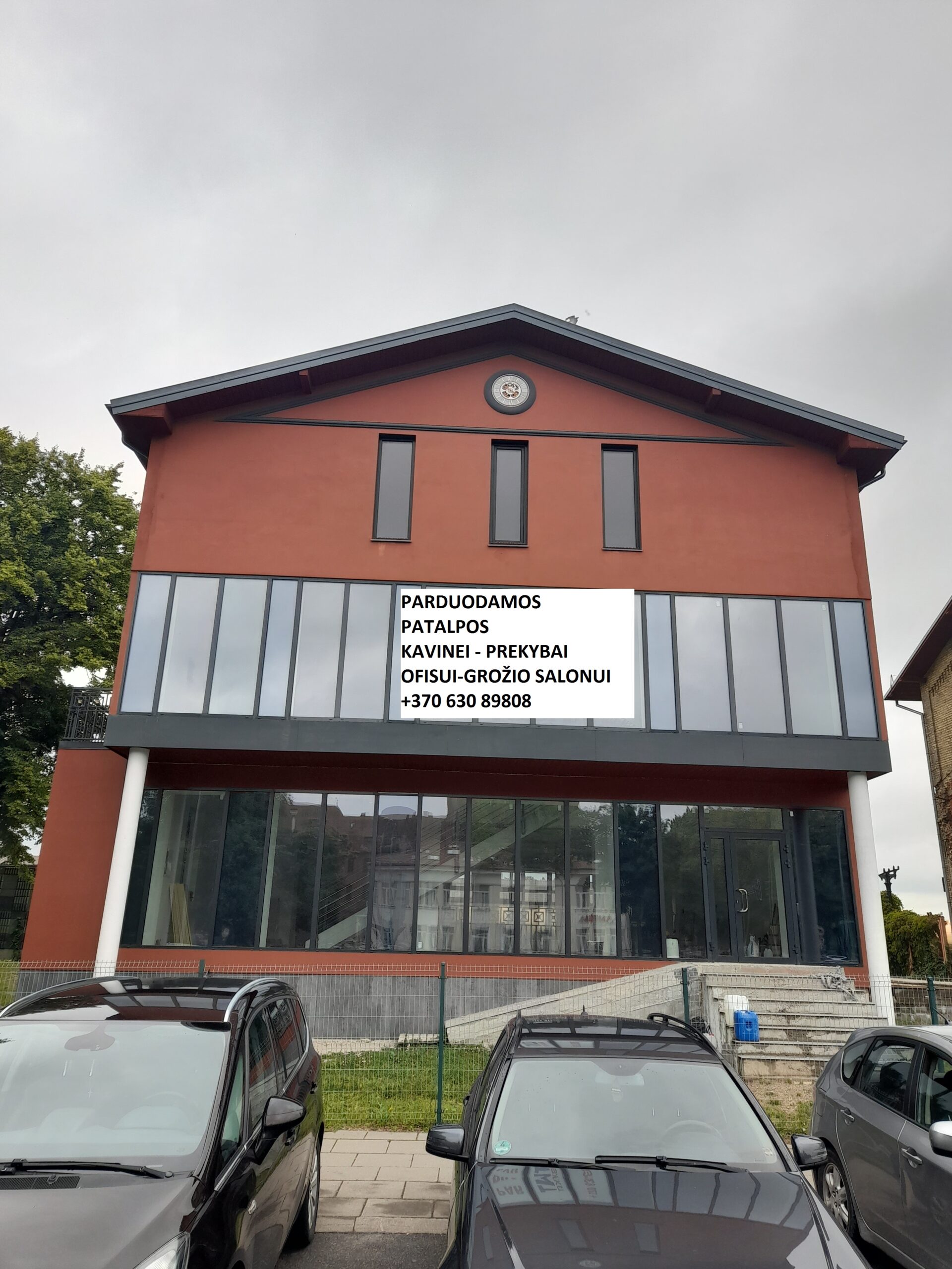 Parduodamos 150 kv.m. Komercinės - maitinimo – paslaugų – prekybinės ar ofisui tinkančios patalpos centre Priestočio g. 1 aukštas