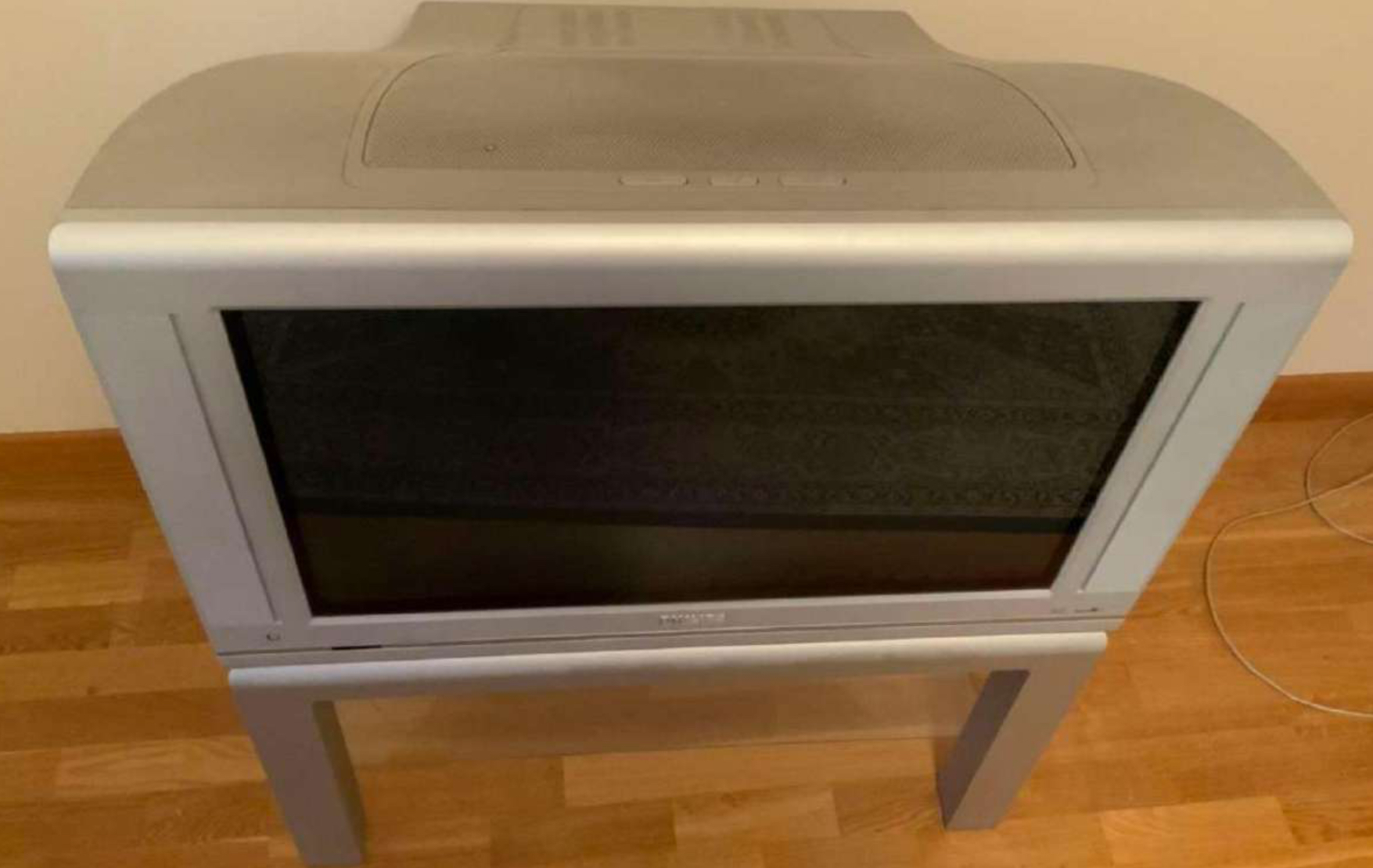 Televizorius ir staliukas Philips
